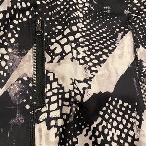 Lululemon Size 6 (2) Pair